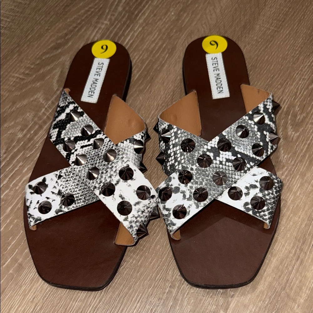 Women’s sandals